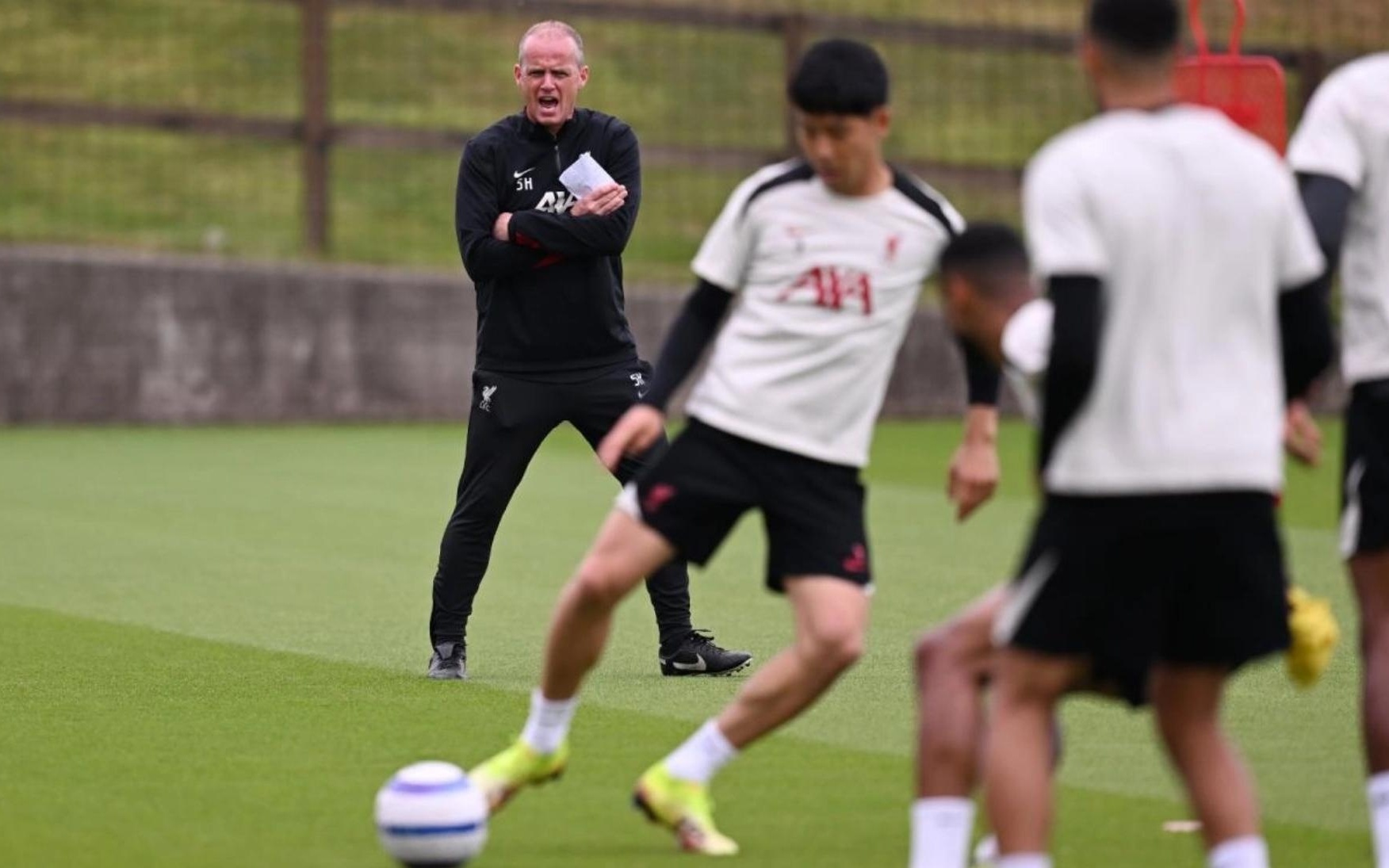 手竞逐水上 手竞逐水上