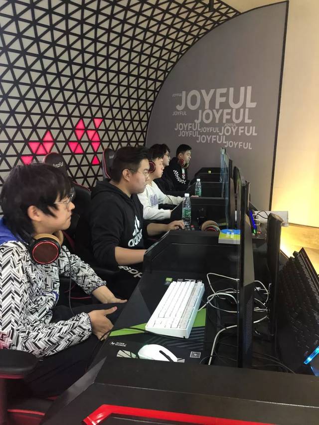 本轮输球的 本轮输球的